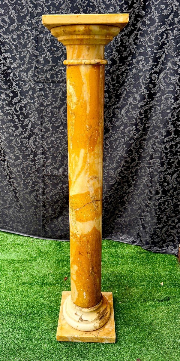 Column In Yellow Marble -photo-4