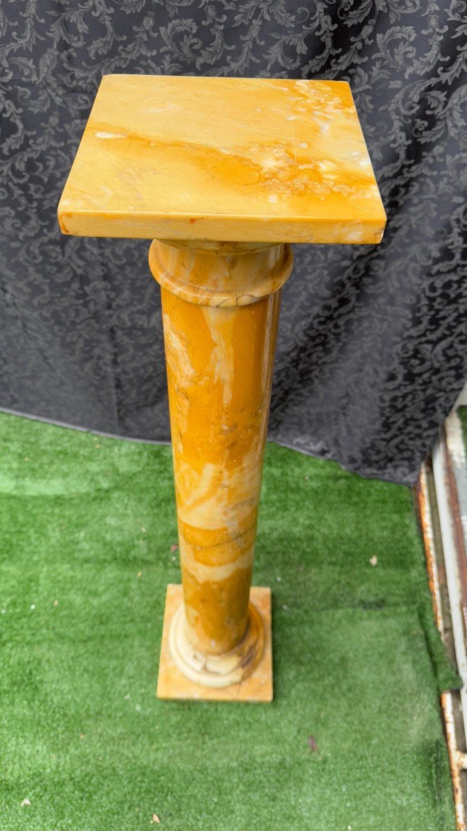 Column In Yellow Marble -photo-4