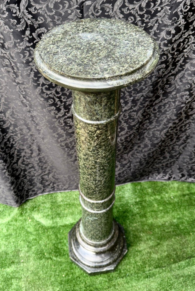 Special Antique Column In Green Marble