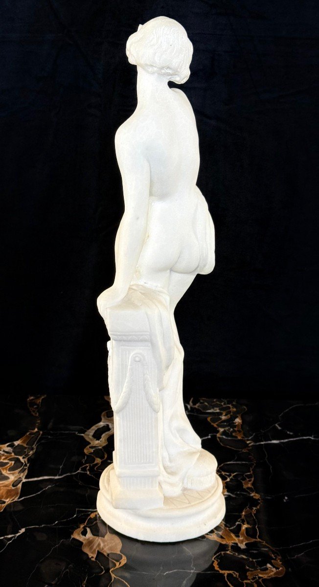 Statue Représentant Une Fille Nue En Marbre Blanc De Carrare -photo-2