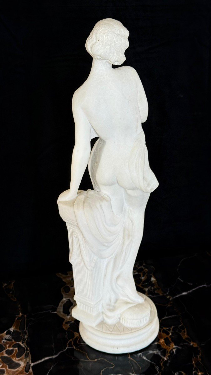 Statue Représentant Une Fille Nue En Marbre Blanc De Carrare -photo-8