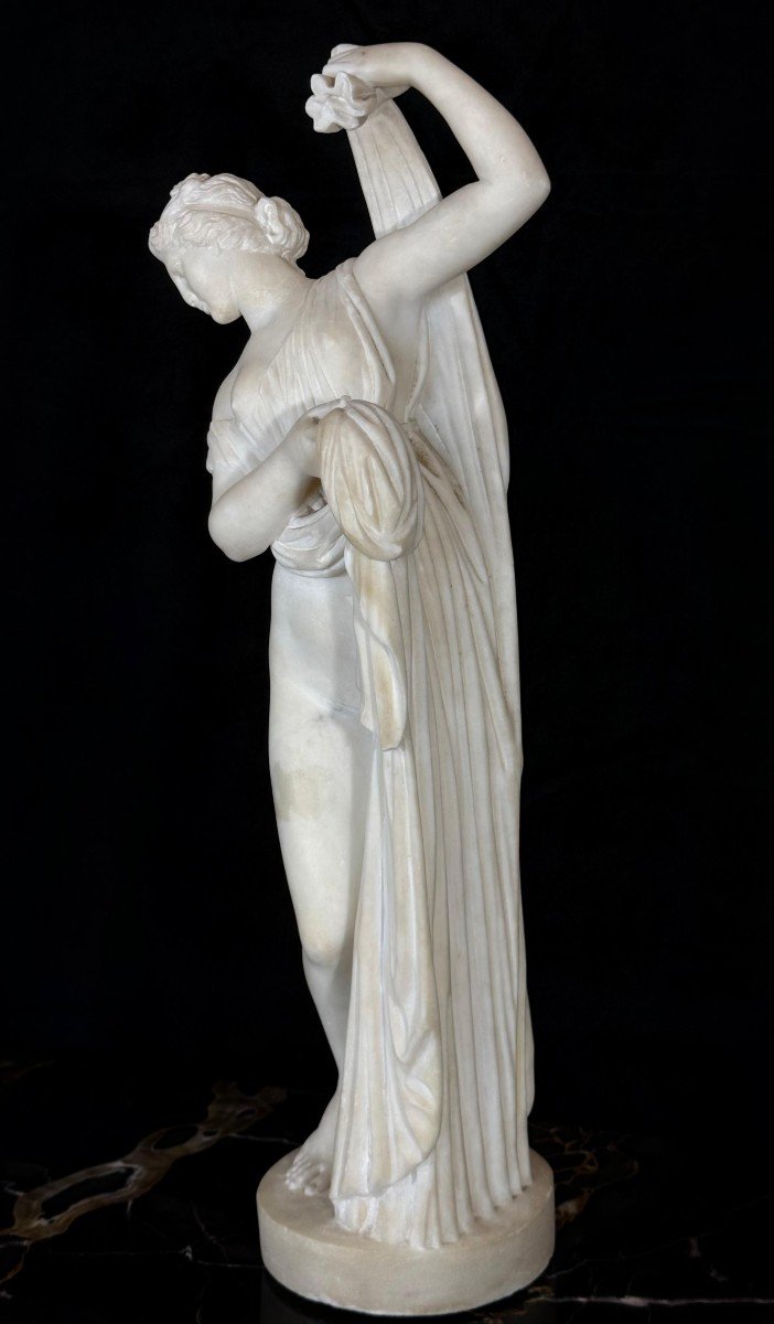 Statue Depicting A Callipyge Venus In White Carrara Marble -photo-2