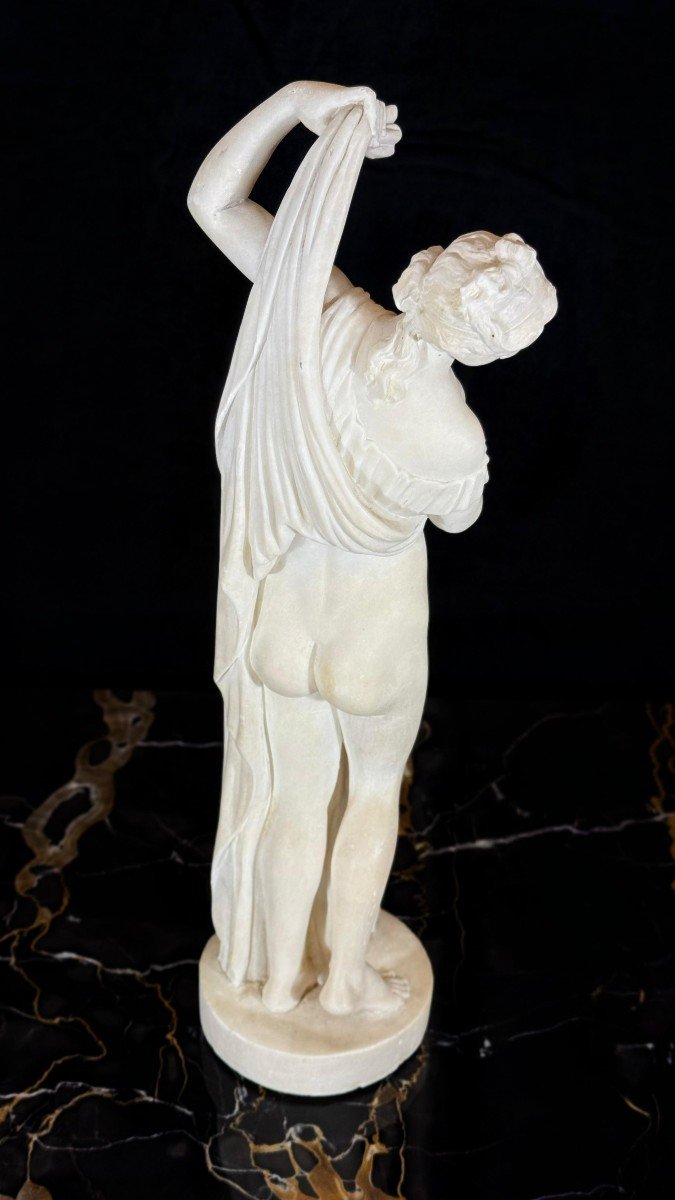 Statue Depicting A Callipyge Venus In White Carrara Marble -photo-7