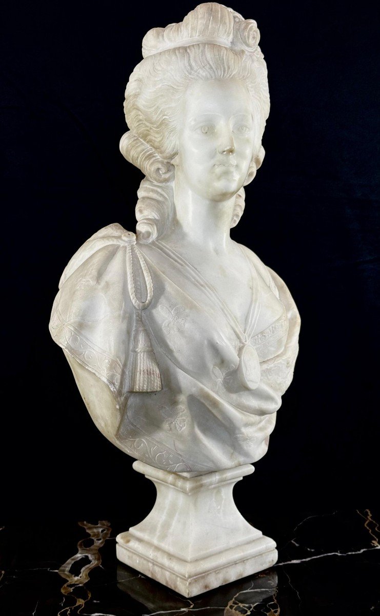 Bust Depicting Marie Antoinette Marble -photo-2