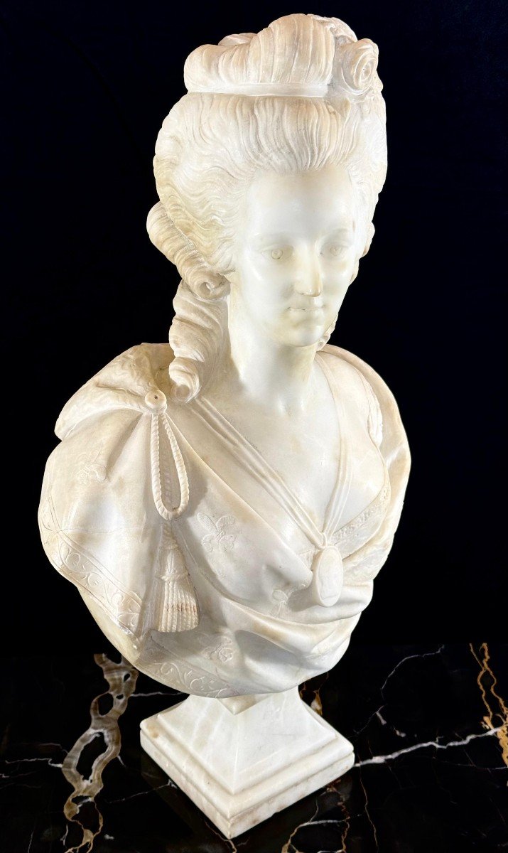 Bust Depicting Marie Antoinette Marble -photo-3