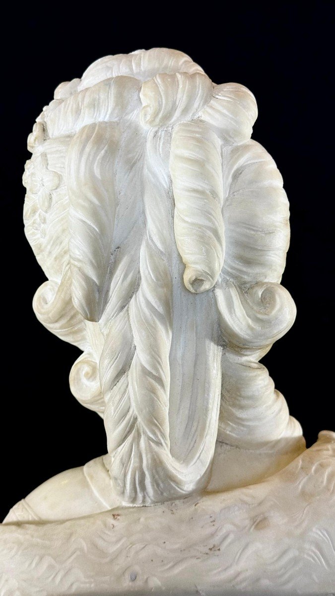 Bust Depicting Marie Antoinette Marble -photo-4