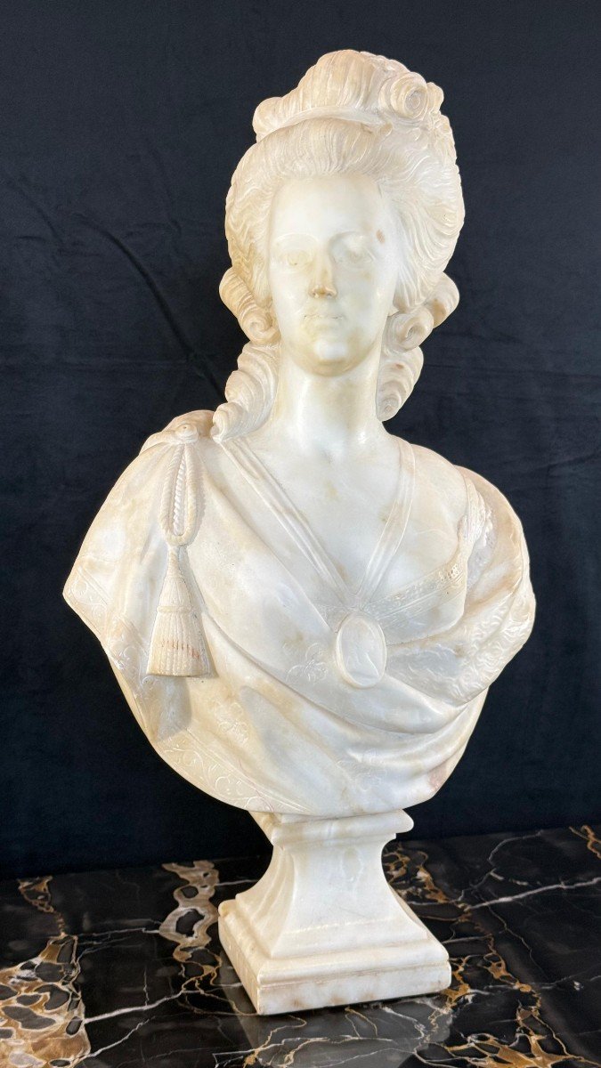 Bust Depicting Marie Antoinette Marble -photo-7