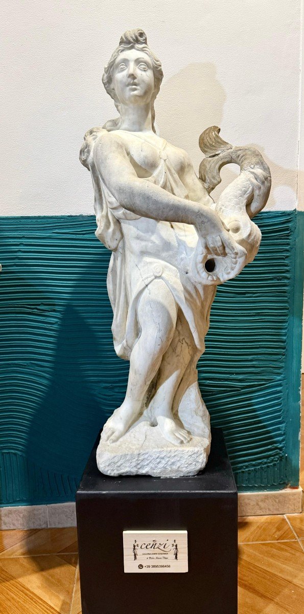 Grande Statue Représentant La Déesse Amphitrite Marbre