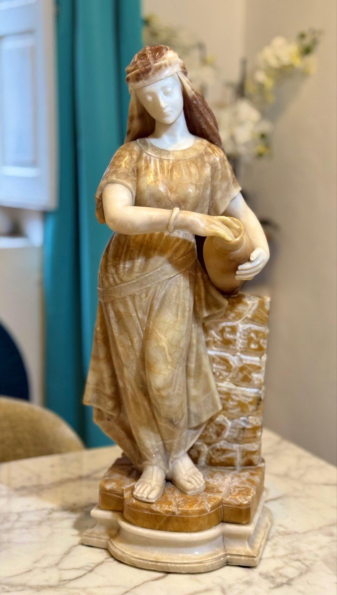 Statue Représentant Une Jeune Fille Avec Une Amphore à La Main Marbre Carrara