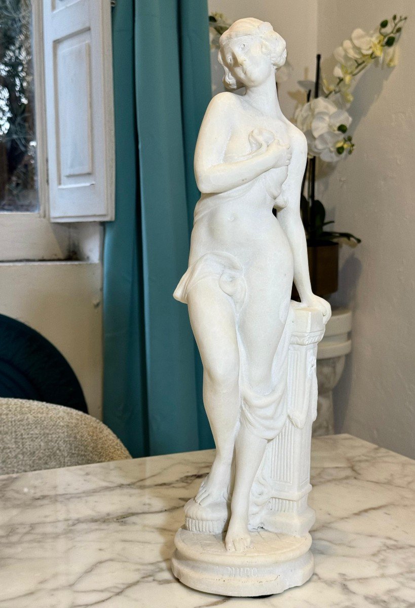 Statue Représentant Une Fille Nue En Marbre Blanc De Carrare -photo-2