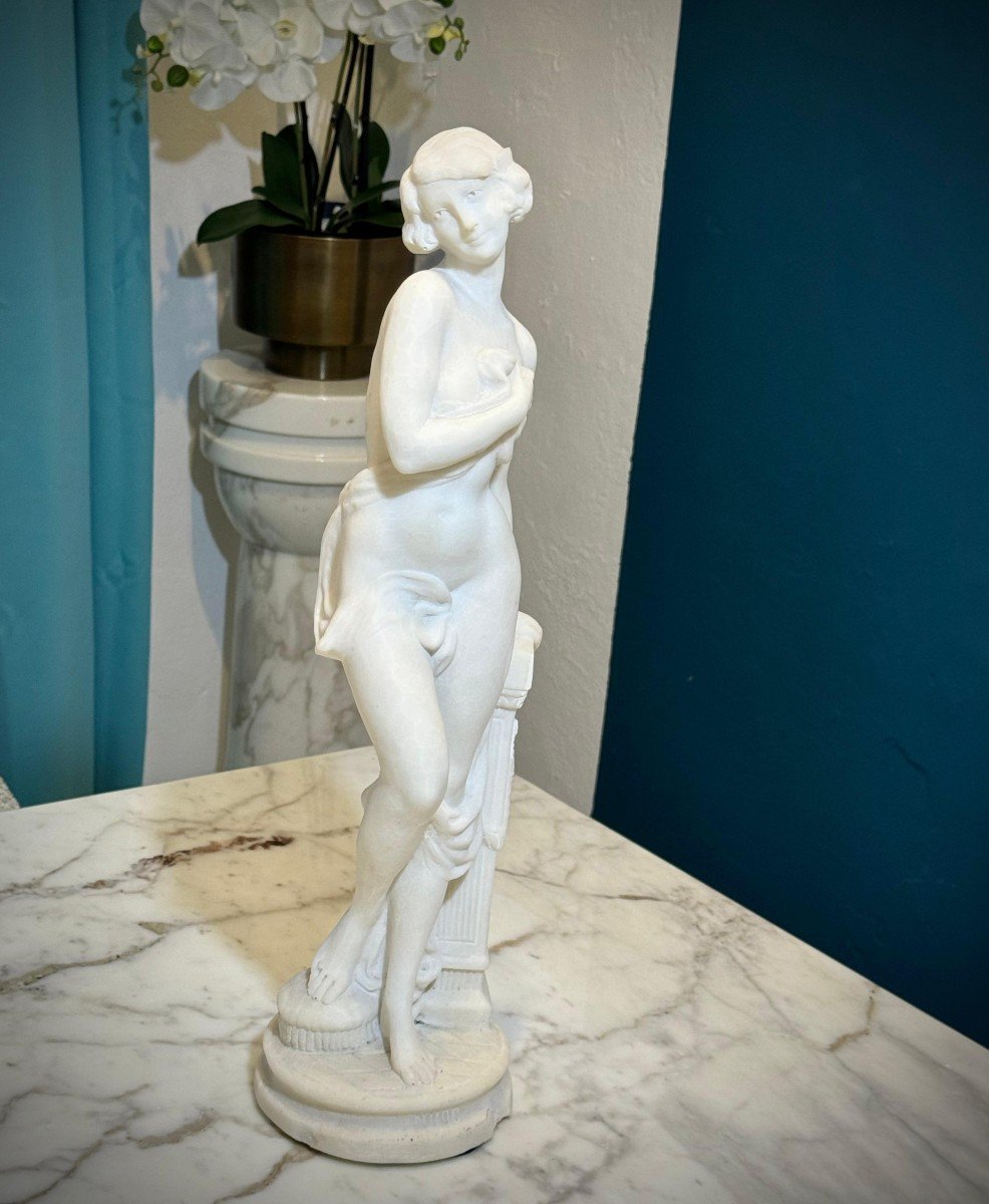 Statue Représentant Une Fille Nue En Marbre Blanc De Carrare -photo-6