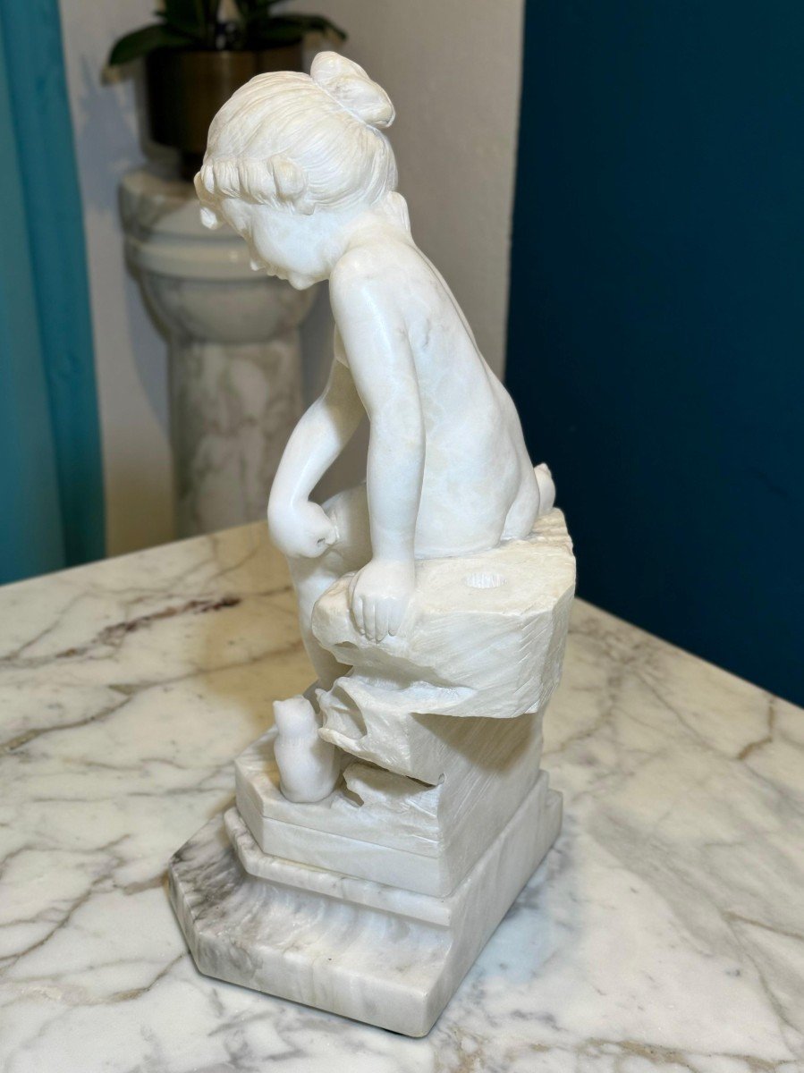 Statue Depicting A Little Boy Playing With A Kitten Marble-photo-2