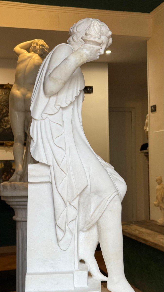 Grande Statue Représentant Une Jeune Fille Classique, Réalisée à La Main Carrara Marble-photo-3