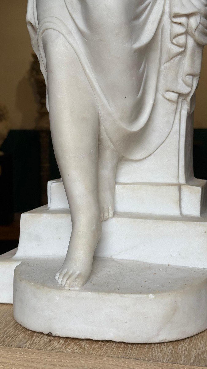 Grande Statue Représentant Une Jeune Fille Classique, Réalisée à La Main Carrara Marble-photo-7