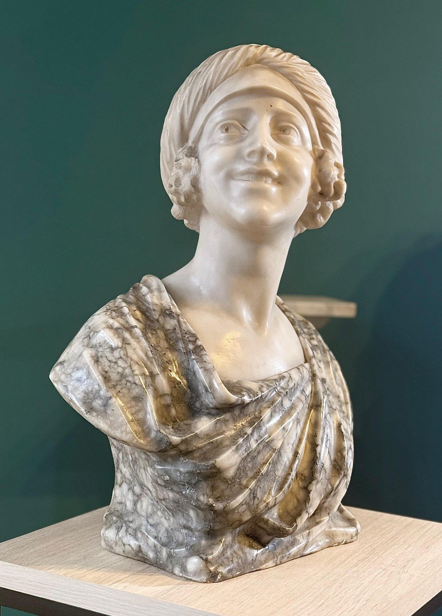 Bust Depicting A Lady Smiling In White Statuary Carrara Marble And Arabesque Marble-photo-2