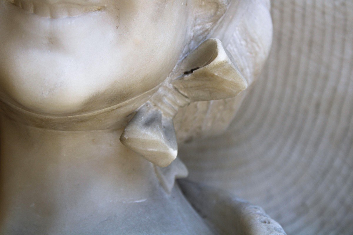 Bust Depicting A Beautiful Young Lady Smiling Marble-photo-7