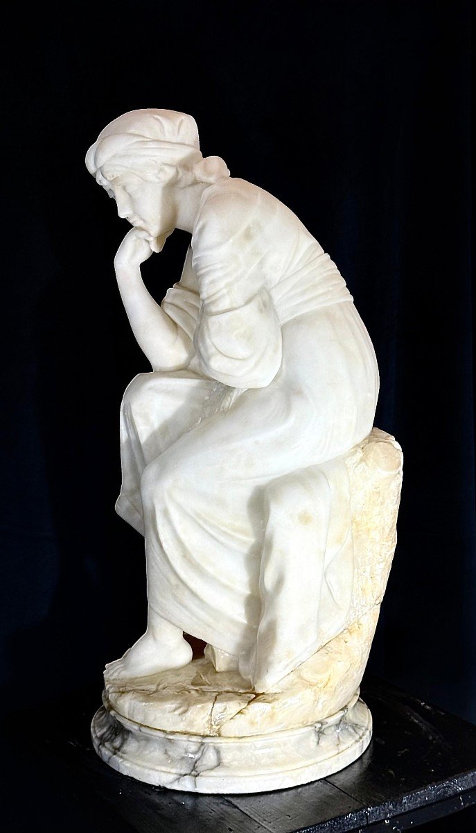 Statue Depicting A Lady Sitting Marble-photo-2