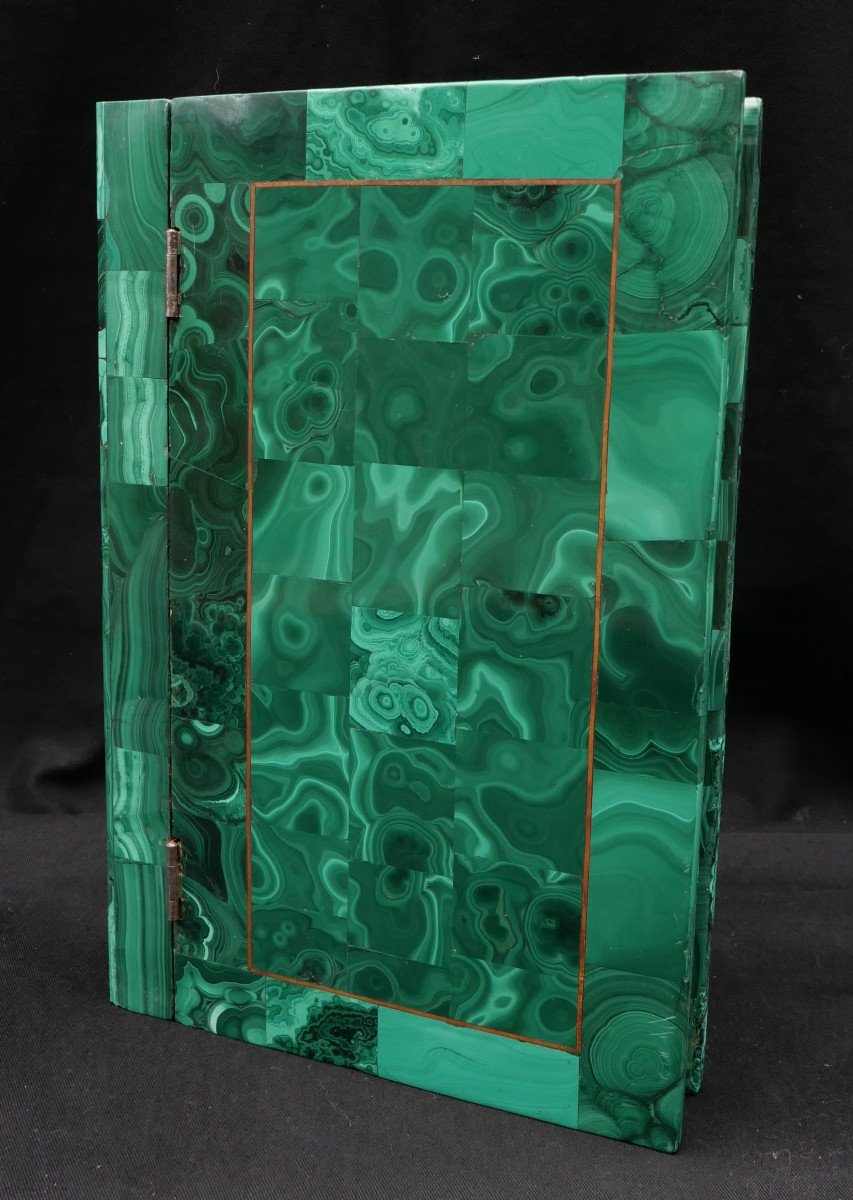 Boîte à bijoux en forme de livre, en placage de malachite, travail russe circa 1900-photo-4