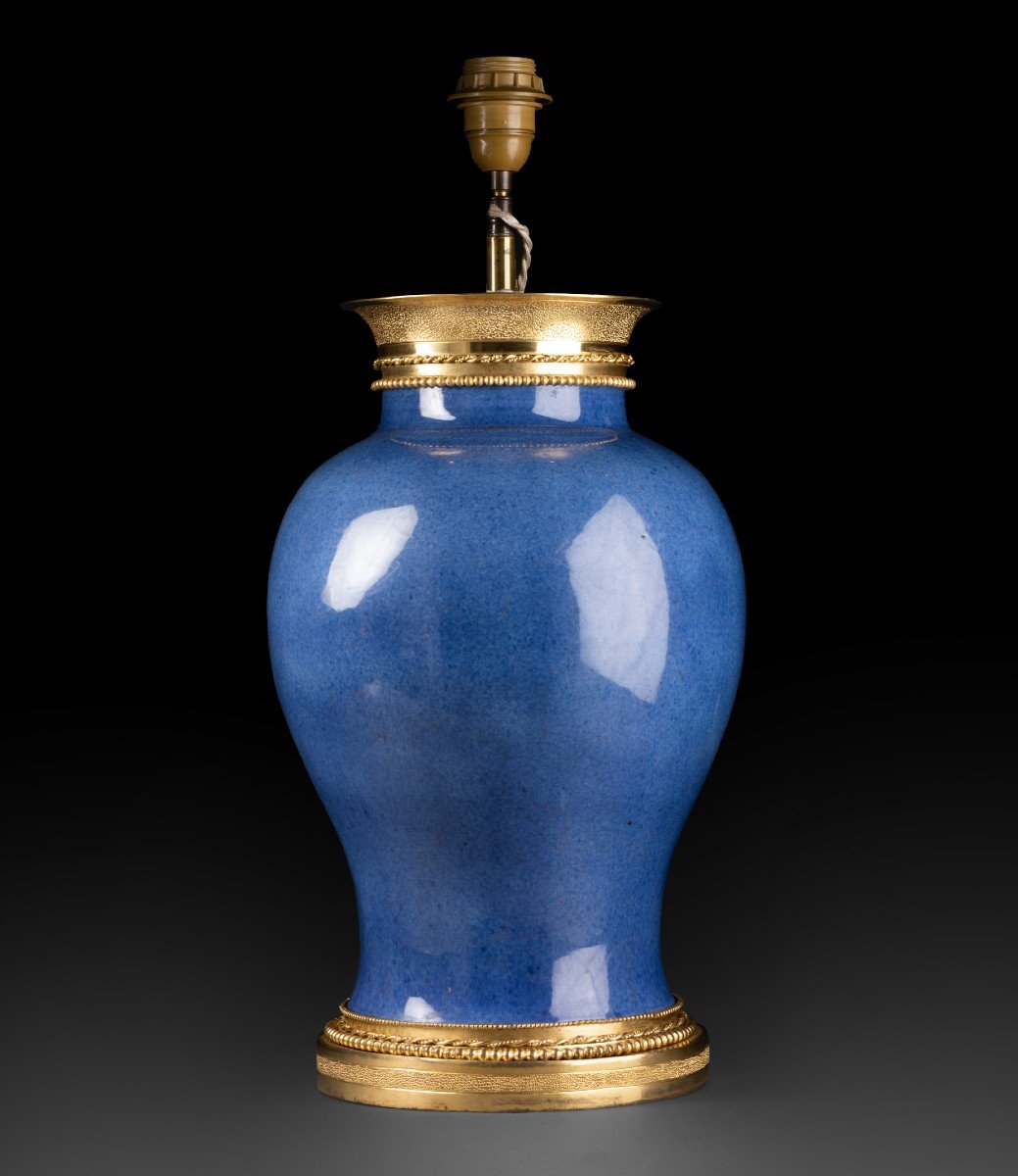 18th Century Chinese Porcelain Vase