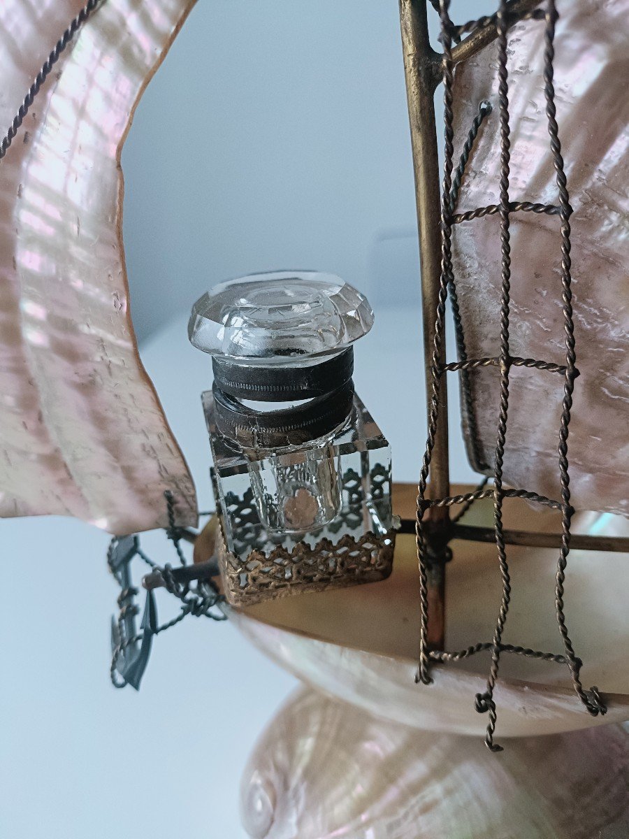 Mother-of-pearl And Brass Inkwell In The Shape Of A Boat -photo-2