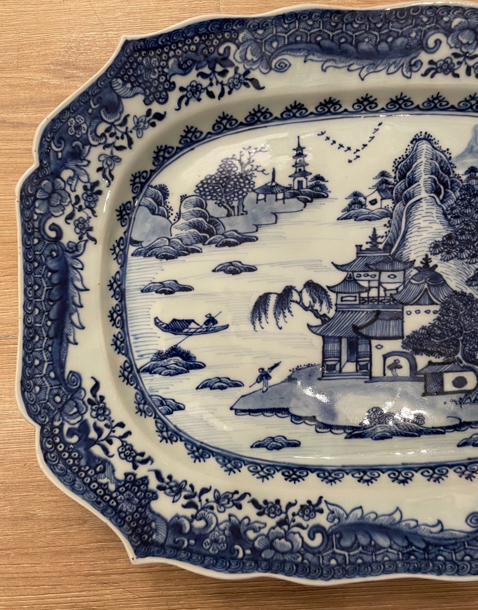 Qianlong Dish. Blue White Chinese Porcelain 18th Century-photo-2