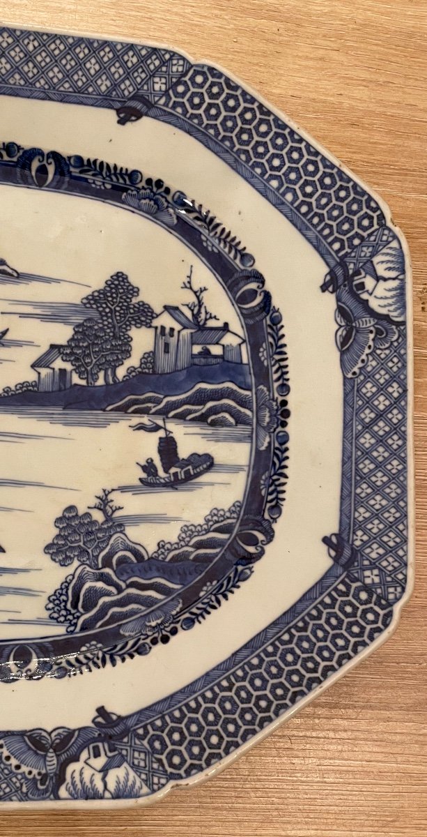 Qianlong Dish. Blue White Chinese Porcelain 18th Century-photo-1