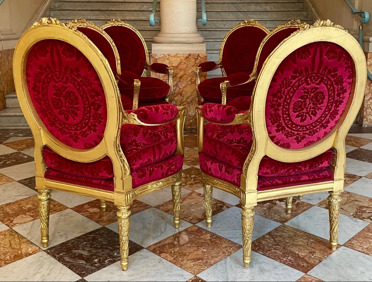 Salon Louis XVI En Bois Doré. 6 Fauteuils Et Un Canapé-photo-4