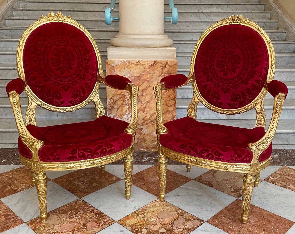 Salon Louis XVI En Bois Doré. 6 Fauteuils Et Un Canapé-photo-2