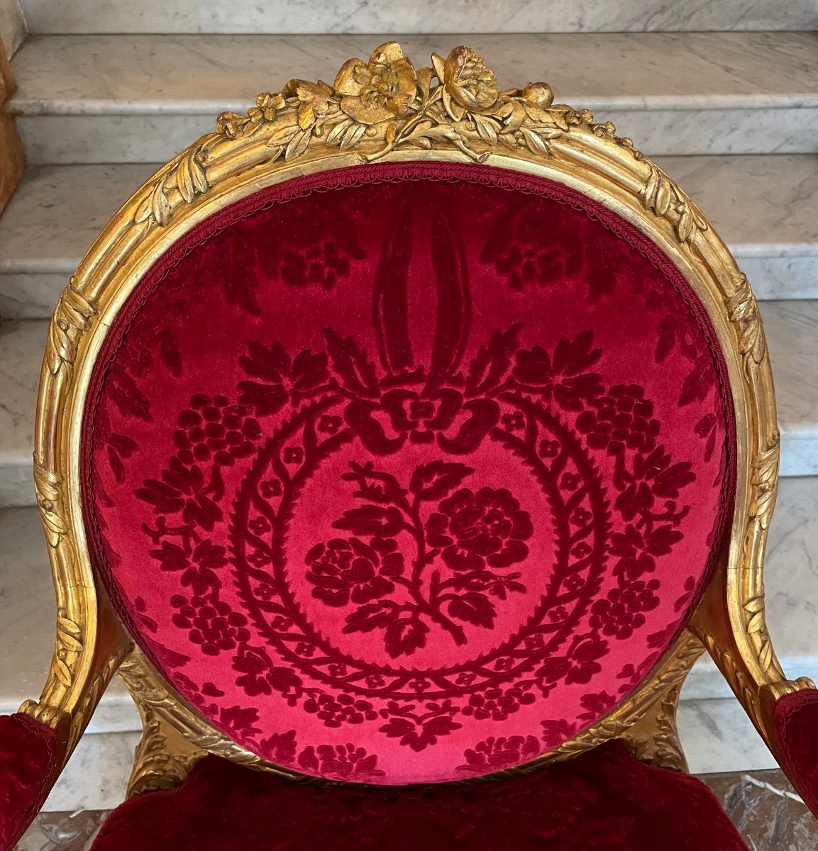 Salon Louis XVI En Bois Doré. 6 Fauteuils Et Un Canapé-photo-6