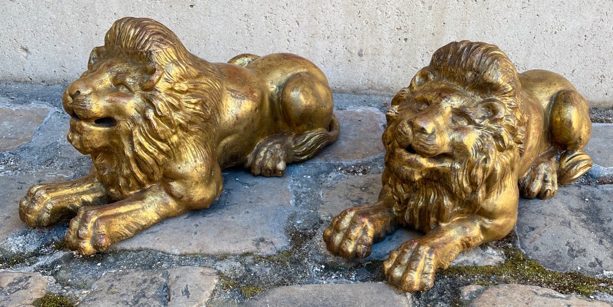 Sculptures. Pair Of Lions In Carved And Gilded Wood