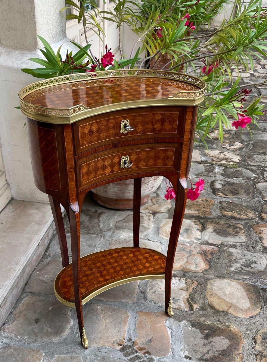 Transition Style Kidney Table, Inlaid On All Sides