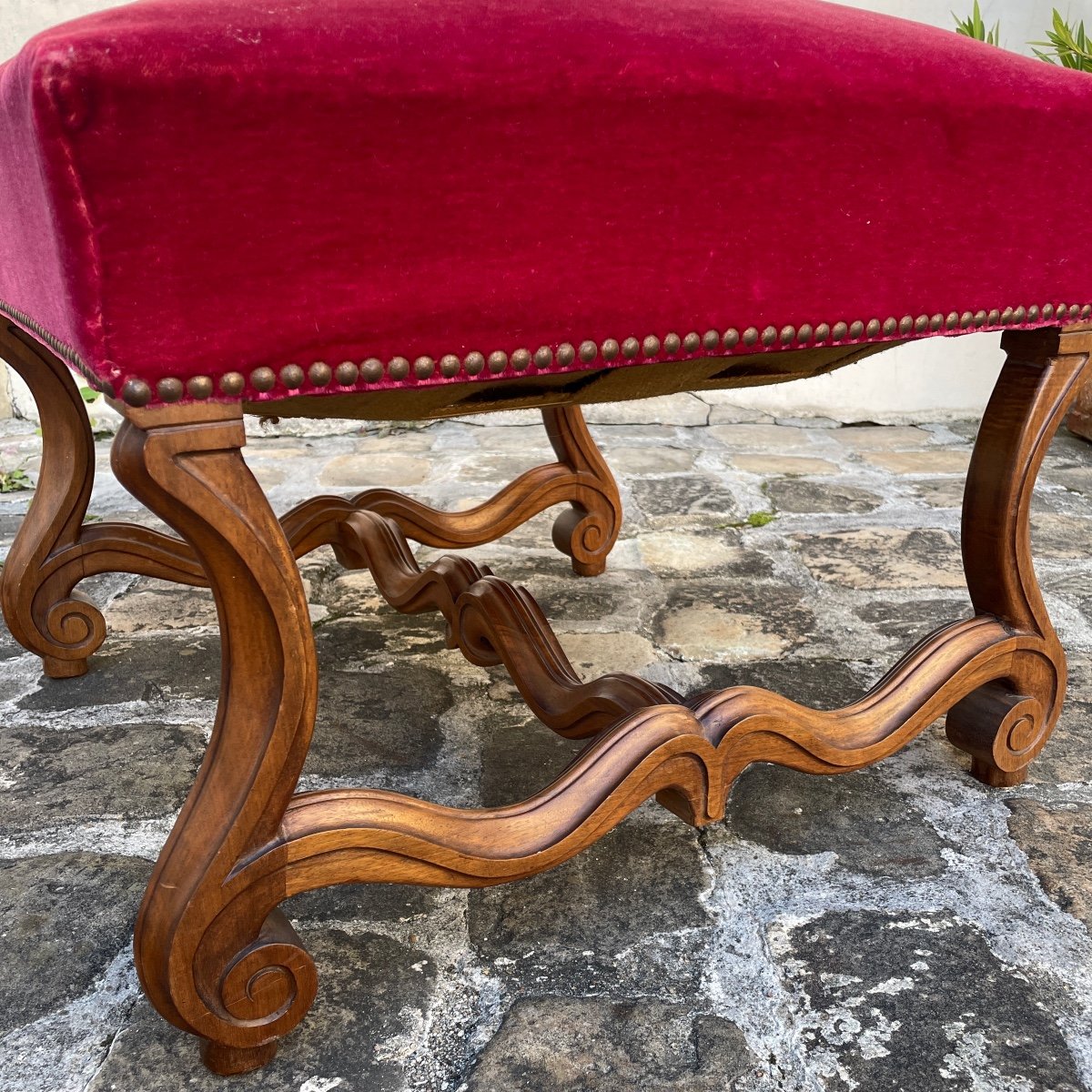 Louis XIII Stool In Molded Walnut-photo-4