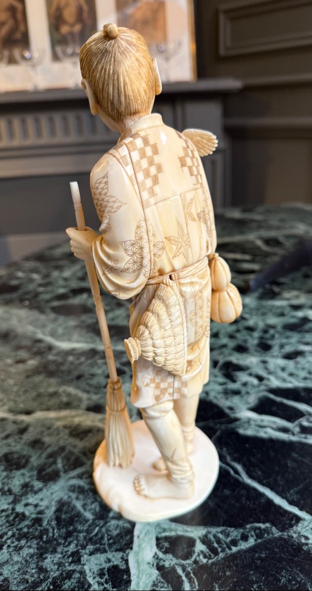 Ivory Okimono - Japan XIX Man With A Bird -photo-2