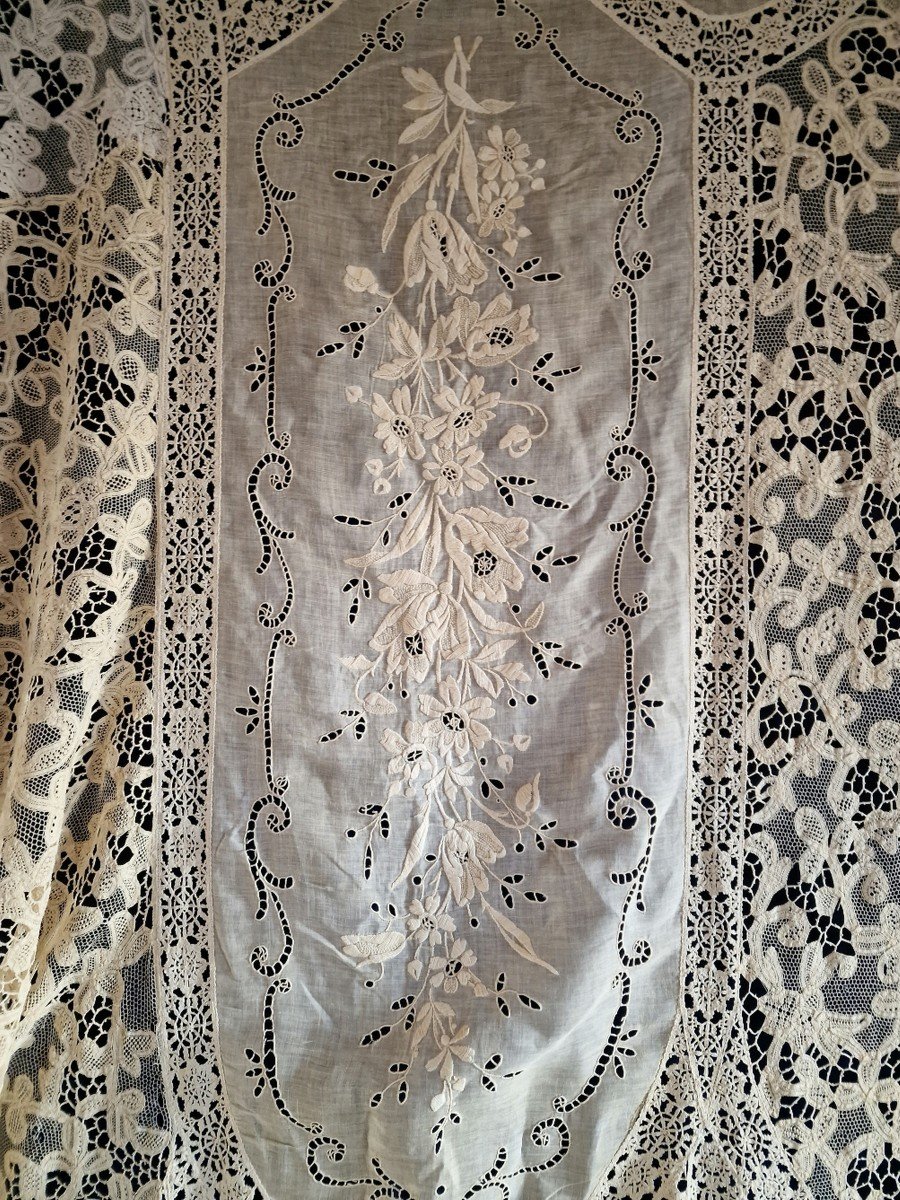 Milan Lace Wall Hanging, Reti Cella And Hand Embroidery - 1860-photo-2