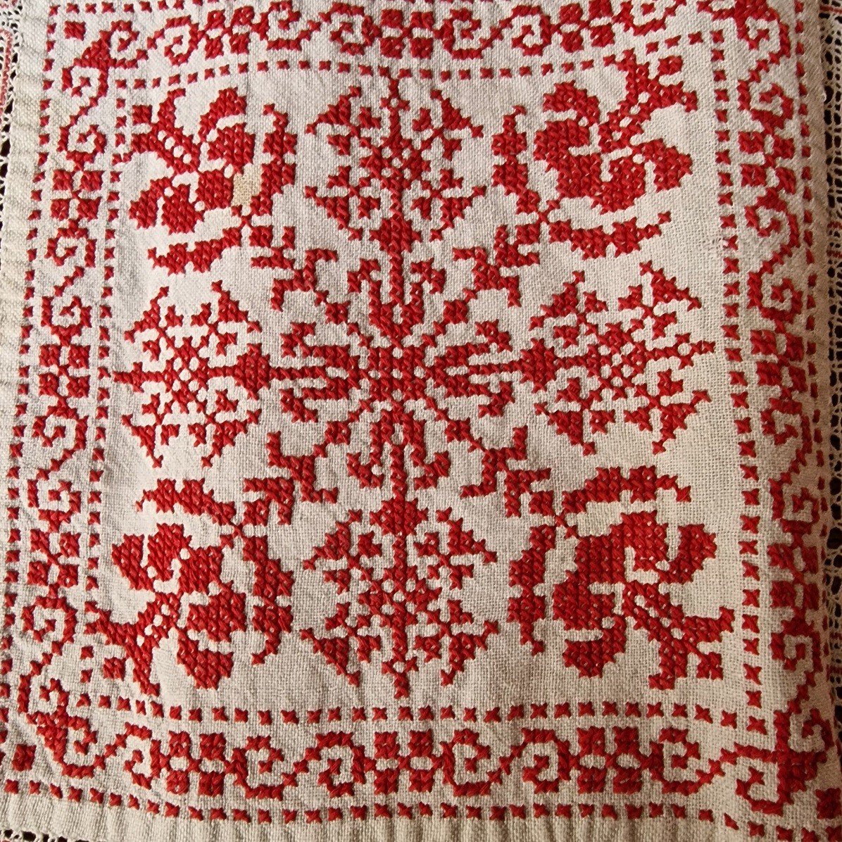 Nappe Origine Russie - Grand Metrage Dentelle Russe - Broderies Rouges-photo-6