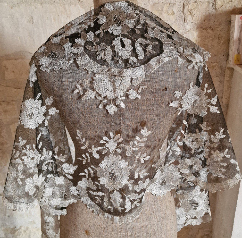 Black And Silver Lace Shawl - Can Be Worn As A Fanchon - 19th Century