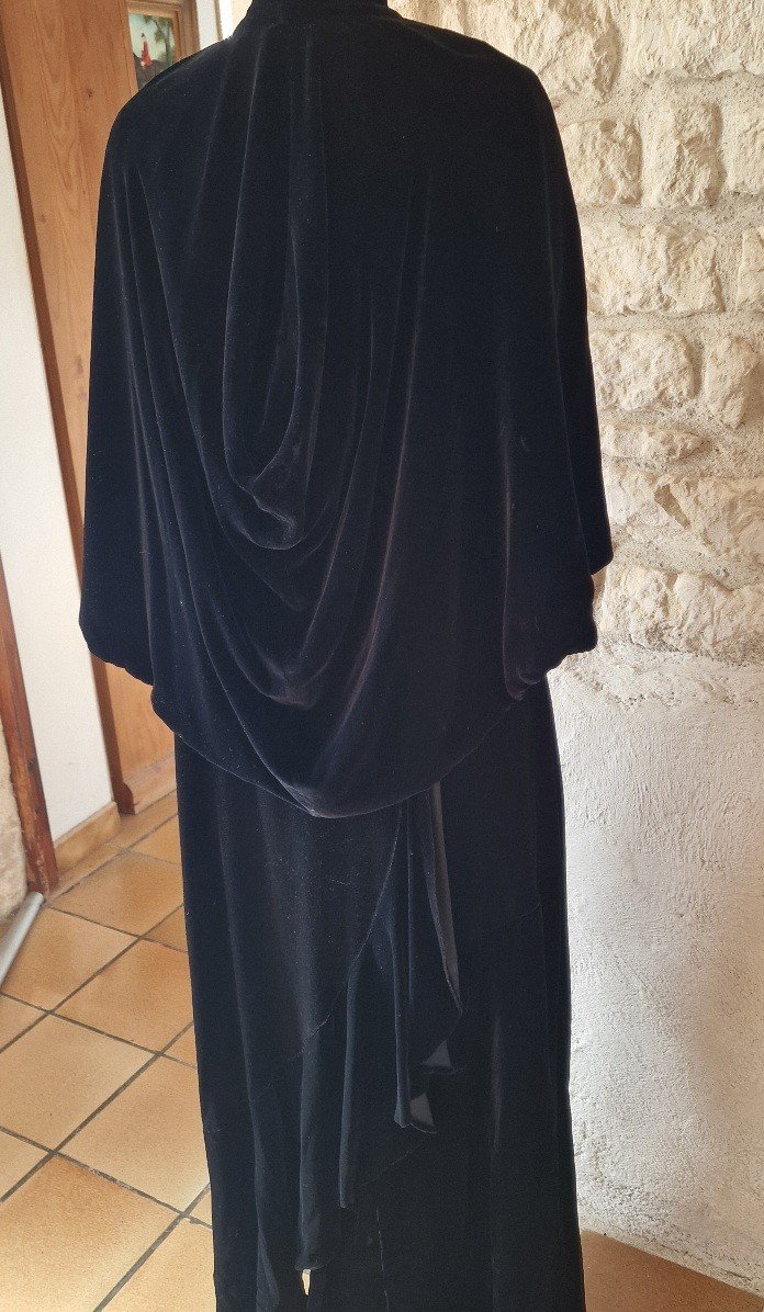 Robe Du Soir En Panne De Velours , Accompagnee De Son Dessus d'Epaules - Noire Et Or-photo-4