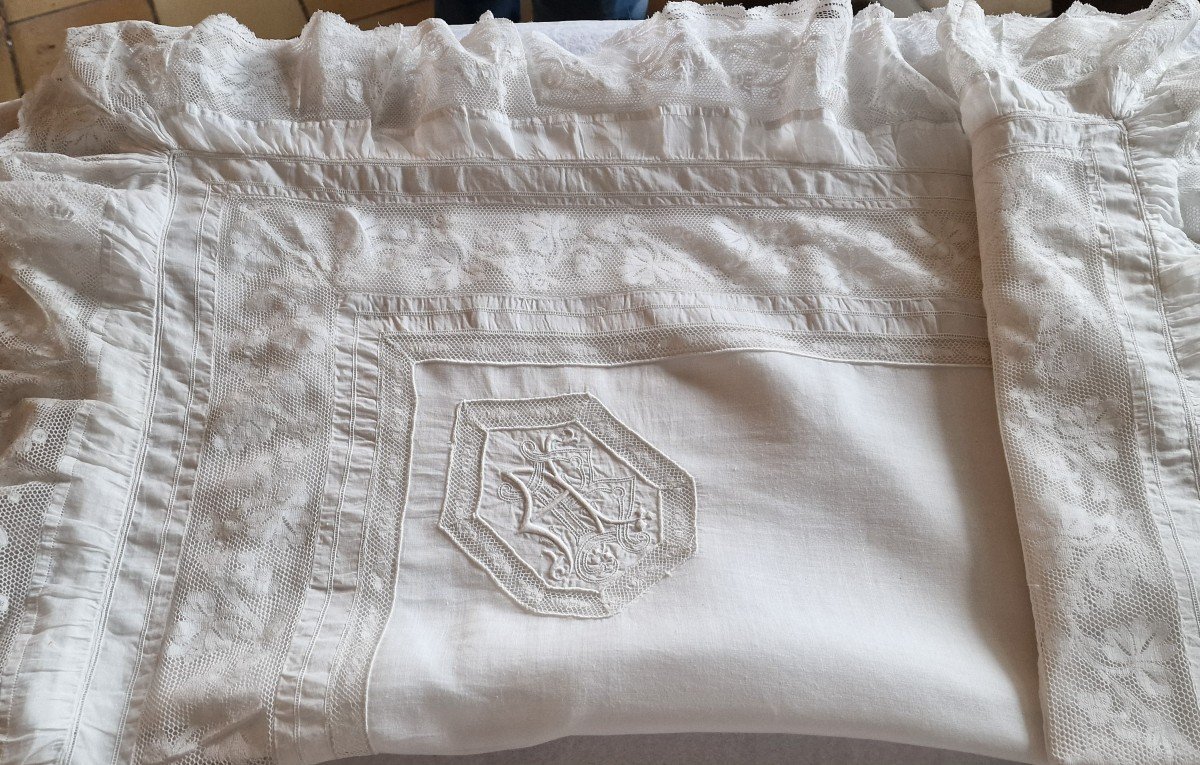 Sumptuous Pair Of Pillowcases - Fine Linen - Valenciennes Lace-photo-2