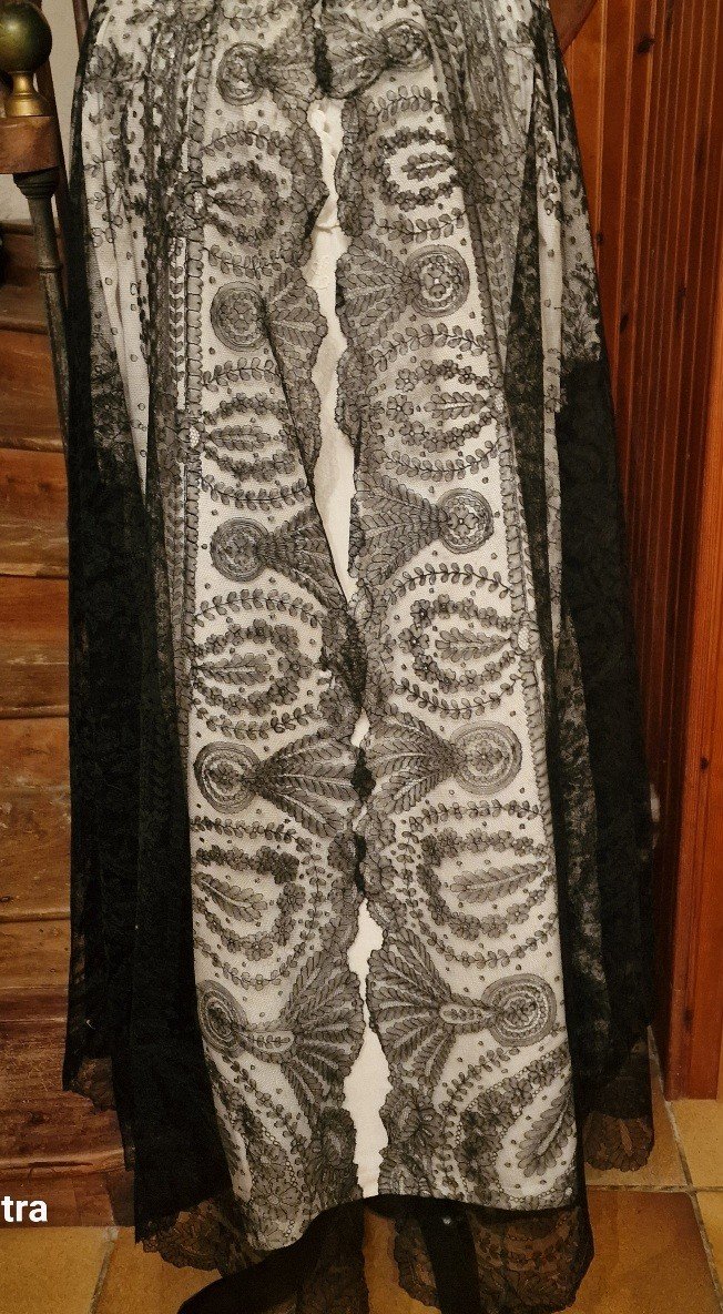 19th Century Old Lace Cape - Black --photo-2