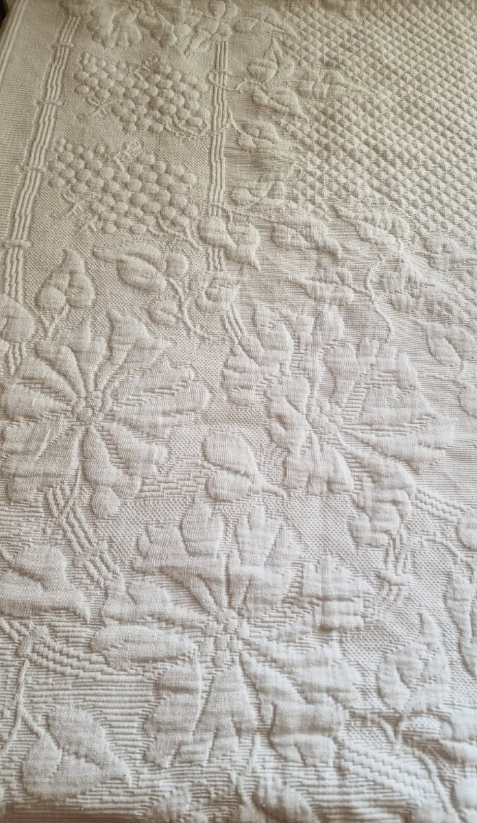 Marseille Quilted Cover, 19th Century, Bunches Of Grapes, Flowers - Beautiful Relief, Large Dimensions-photo-3