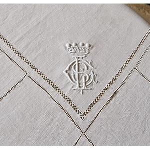 Nappe Blanche En Fil - Monogramme CSL" Brode Main Sous Couronne De Baron