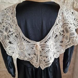 Sumptuous Mixed Needle And Bobbin Lace Brussels - 19th Century For This Large Shawl/collerette