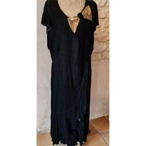 Velvet Panne Evening Dress, Accompanied By Its Shoulder Cover - Black And Gold