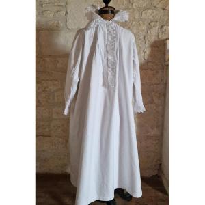 Robe d'Interieur En Pique De Coton Blanc - Gd Col Et Broderie Anglaise