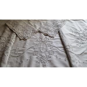 Parure De Lit  : Drap Importantes Broderies - Retours + Deux Taies Pour Oreillers