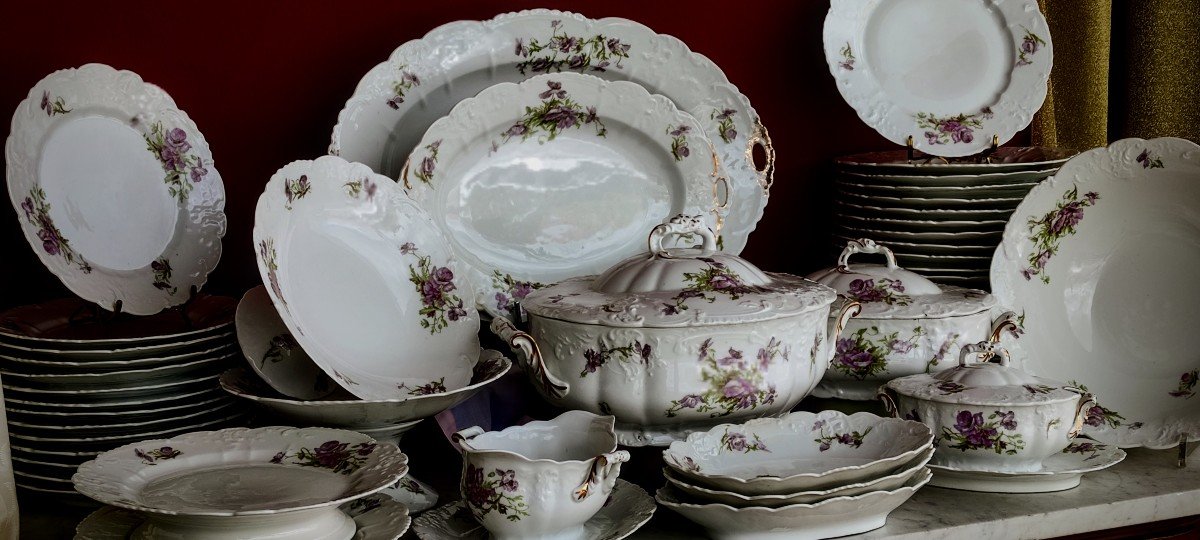 Paris Porcelain Dinner Service Late 19th Century 