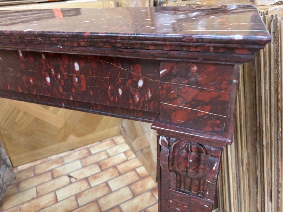 Elegant Antique Fireplace In Cherry Red Marble From The 19th Century-photo-3