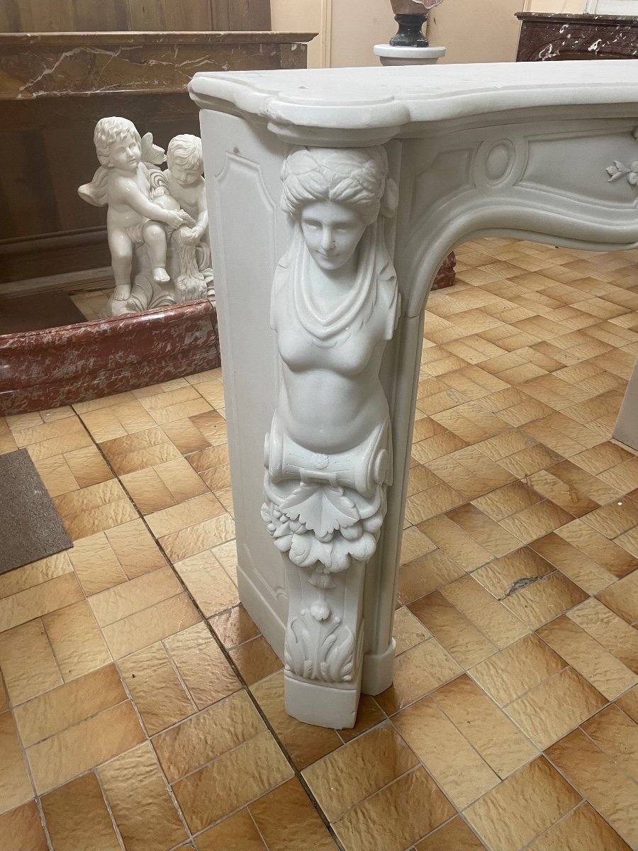 Beautiful White Marble Fireplace In Louis XV Style With Caryatids Dating From The 20th Century -photo-4