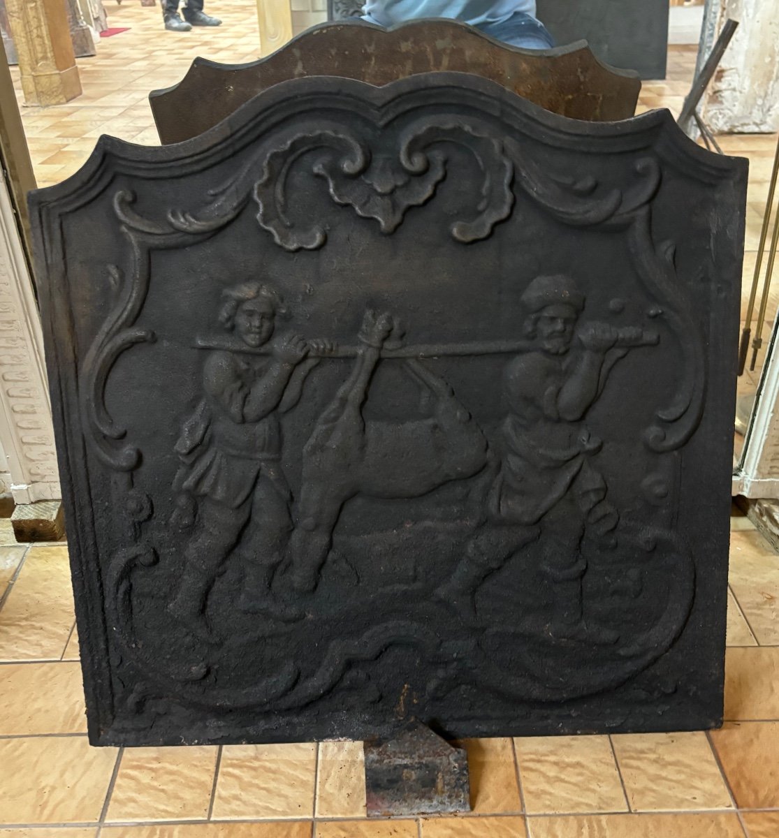 Pretty Decorative Cast Iron Fireplace Plate Dating From The End Of The 19th Century 