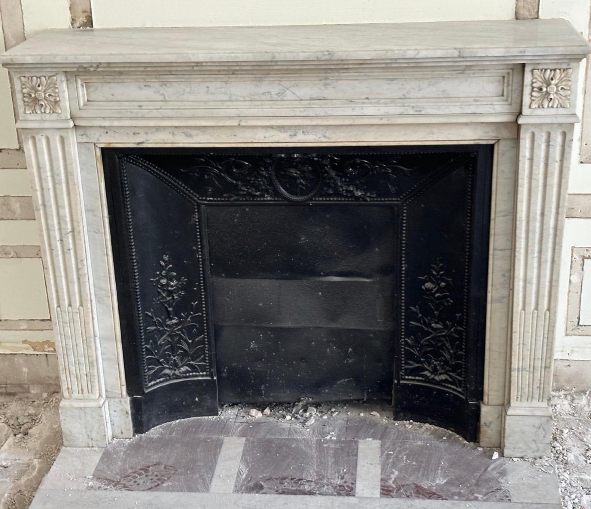 Antique Louis XVI Style Fireplace Made In Carrara Marble At The End Of The 19th Century  -photo-4